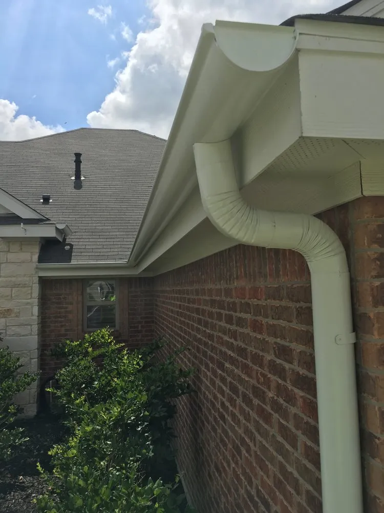 Slide of Quality Seamless Gutters