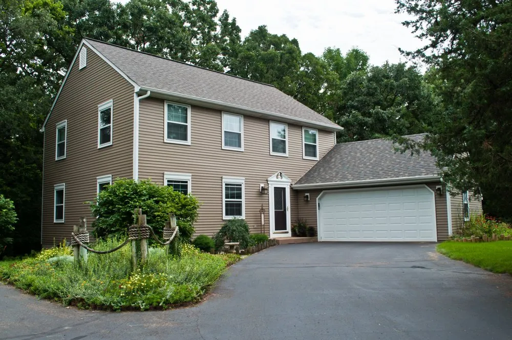 Slide of Quarve Contracting