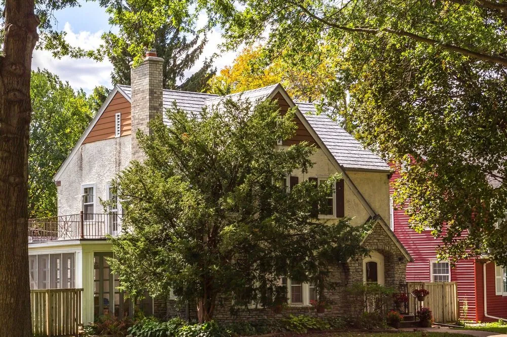 Slide of Quarve Contracting