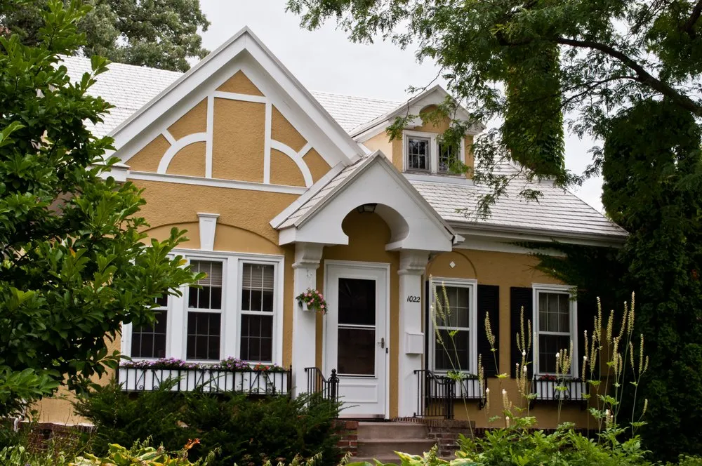 Slide of Quarve Contracting