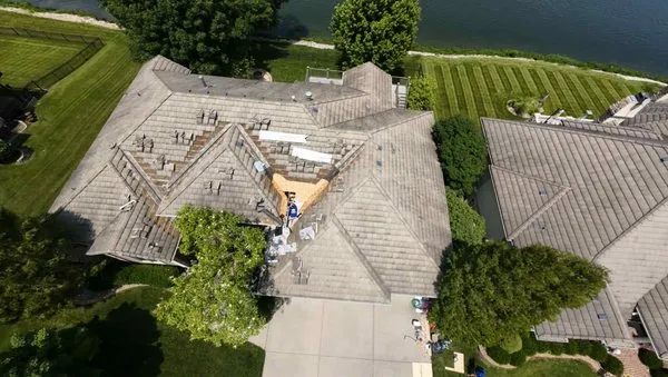 Quevedos Company Logo