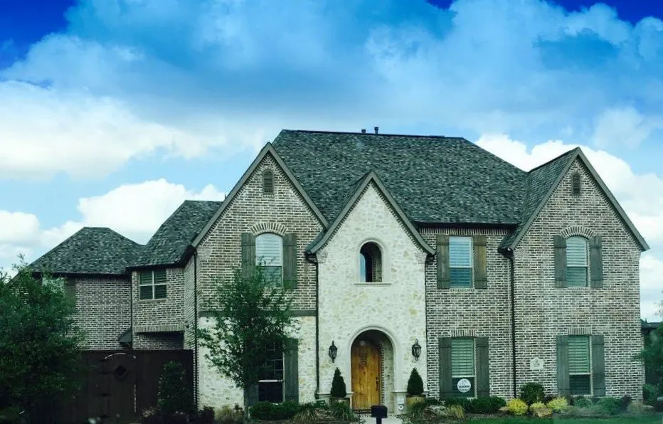 Slide of Quick Roofing Houston