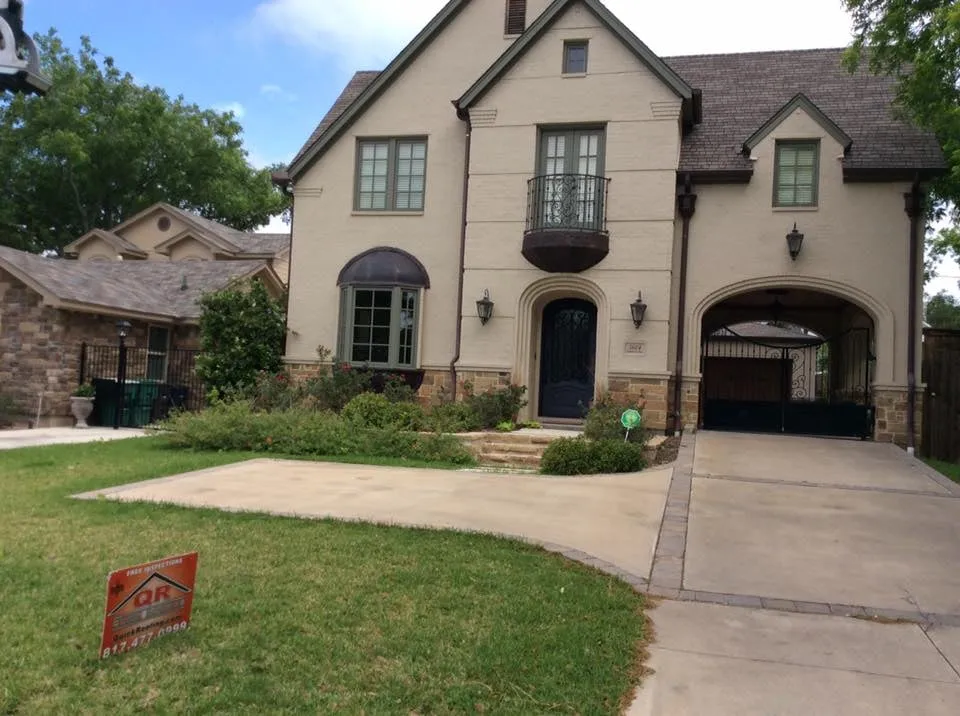 Slide of Quick Roofing