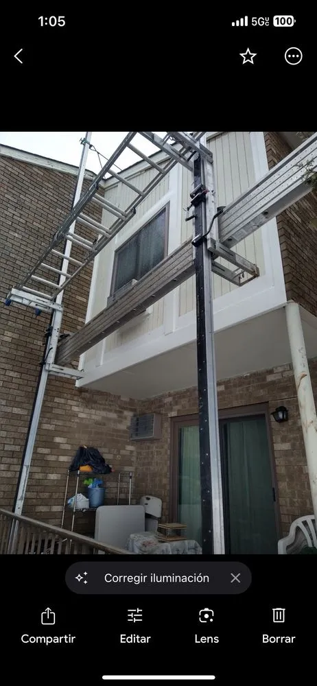 Slide of Quinde Construction