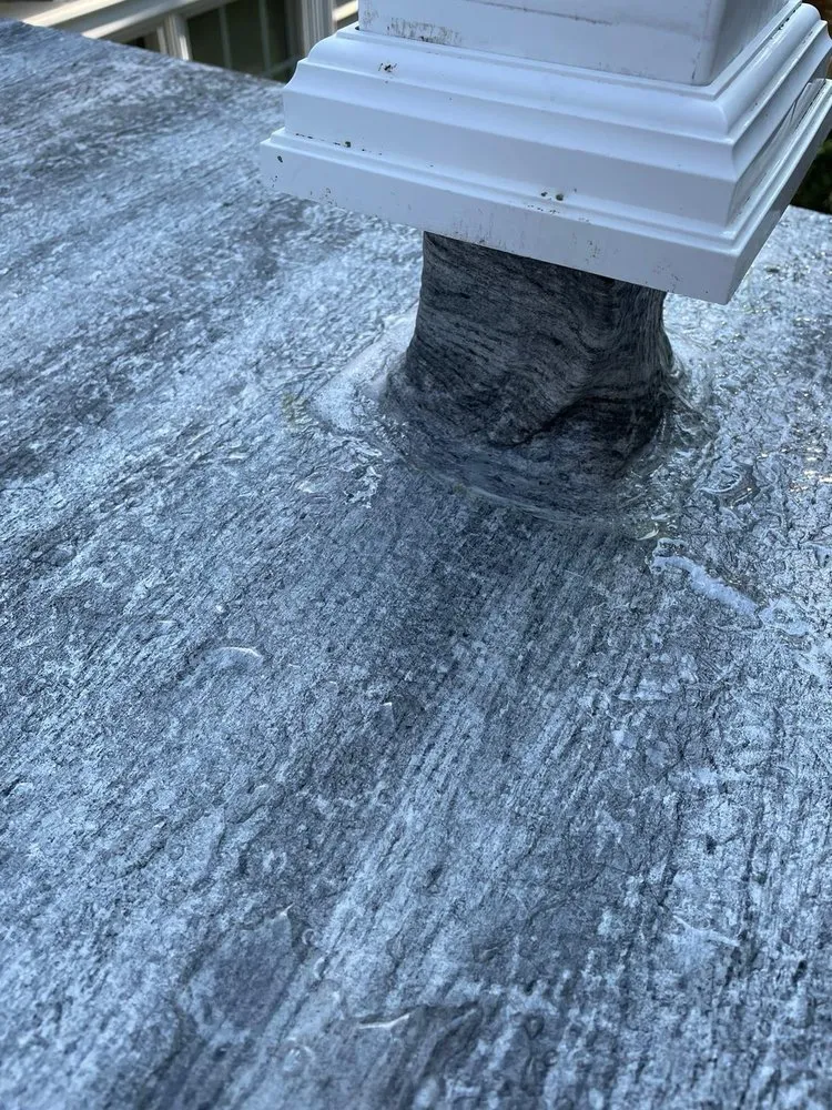 Slide of Quinde Construction