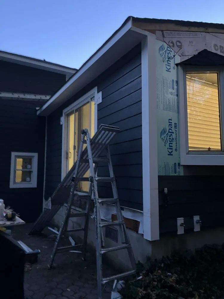 Slide of Quinde Construction