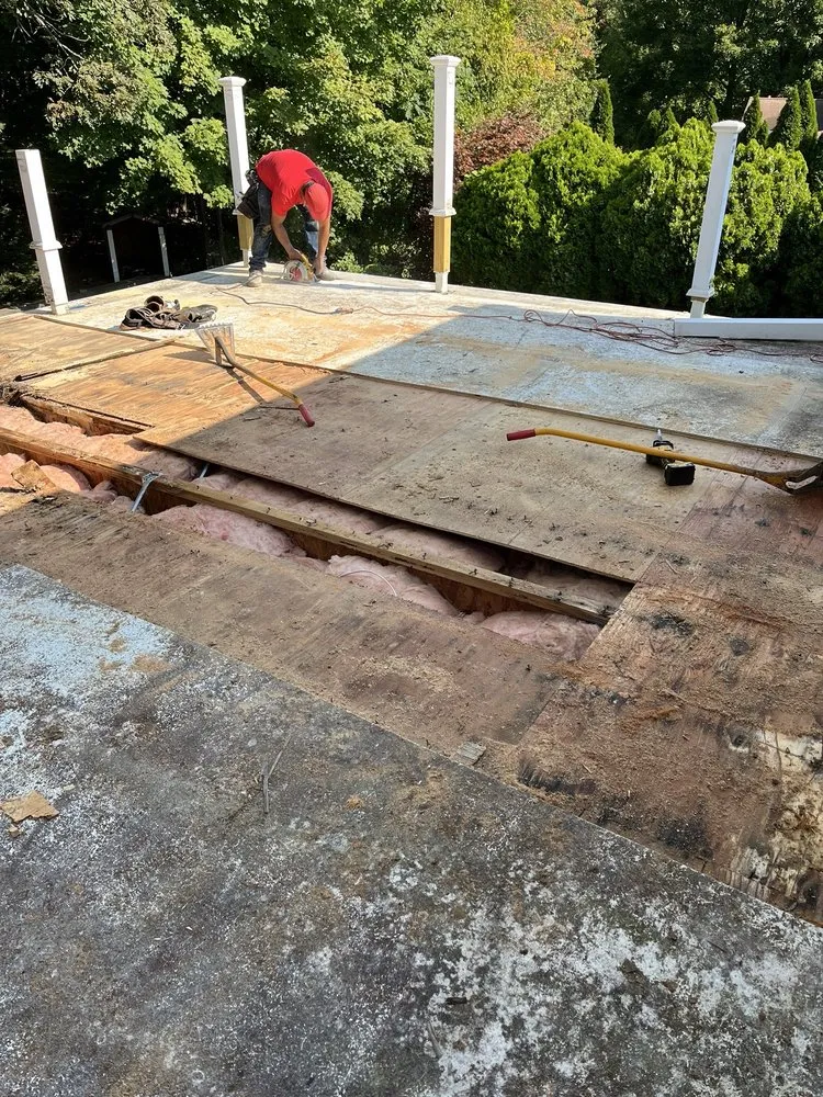 Slide of Quinde Construction