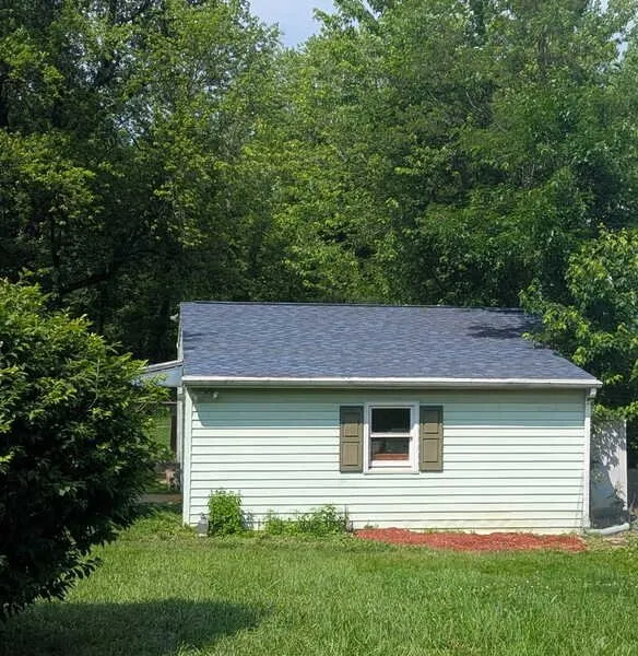 Slide of Quintero Roofing