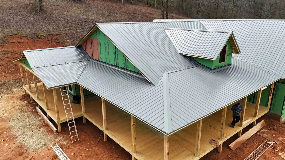 Top-rated flat roof repair in Hayesville, NC - R & E Construction