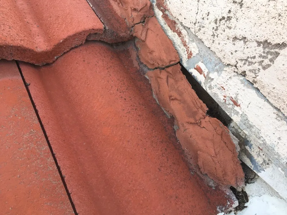 Slide of R & H Roofing