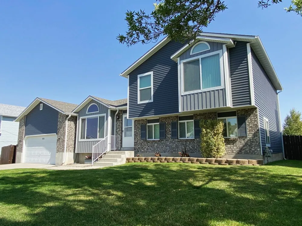 Slide of R & JL Exteriors