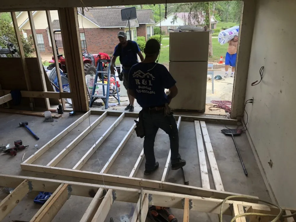 Slide of R & L Building Construction