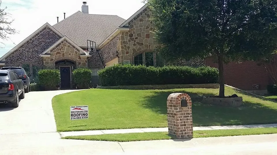 Slide of R & R Exteriors