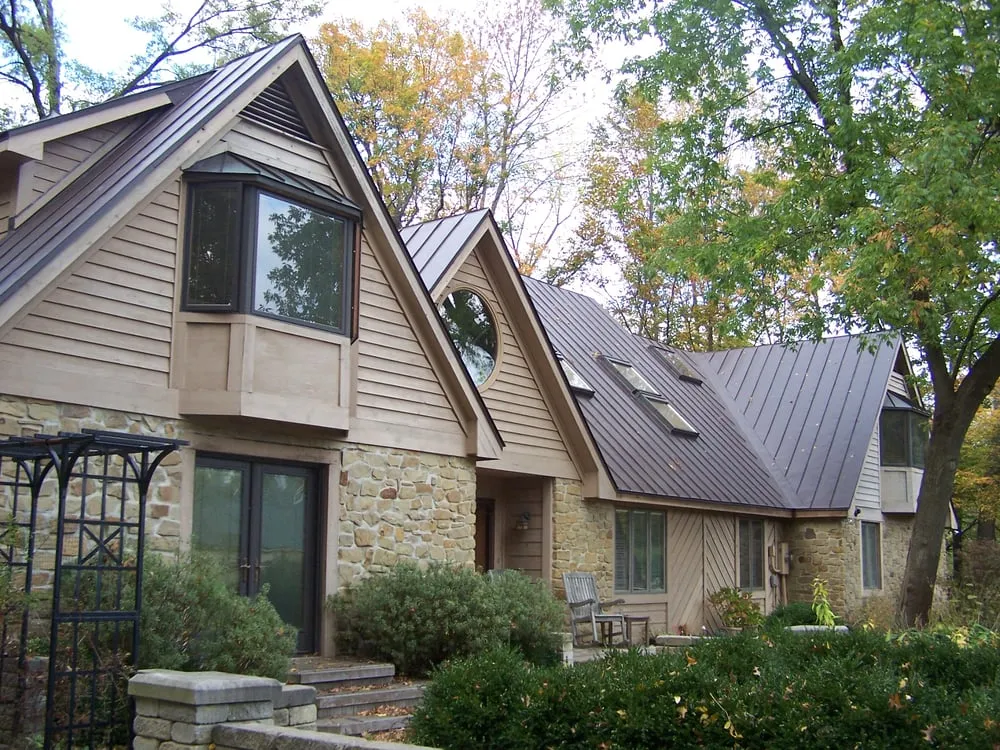 Slide of R & R Roofing