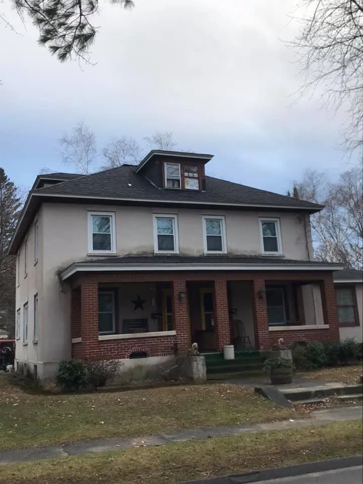 Slide of R & T Roofing and Remodeling