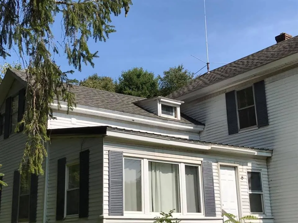 Slide of R & T Roofing and Remodeling