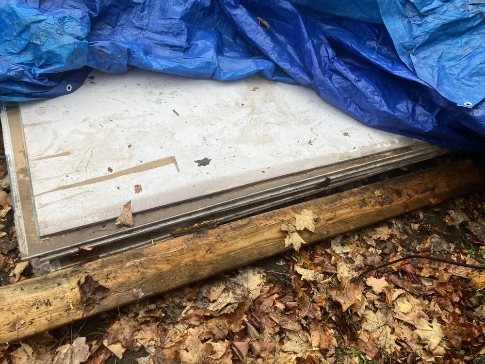 Slide of R And B Handy Service