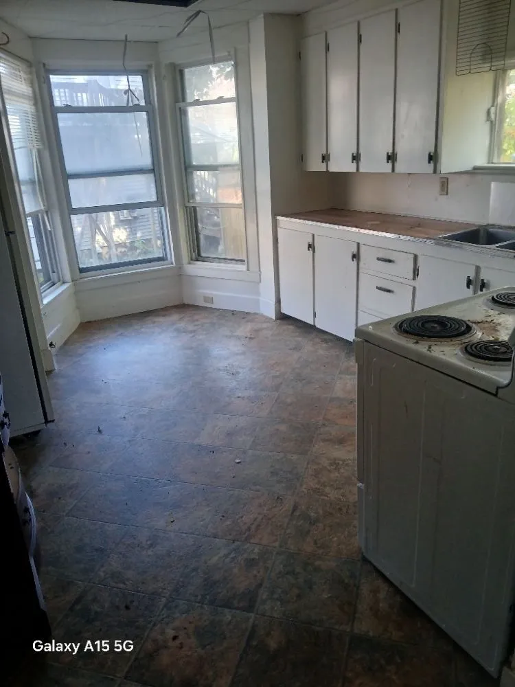 Slide of R And B Handy Service