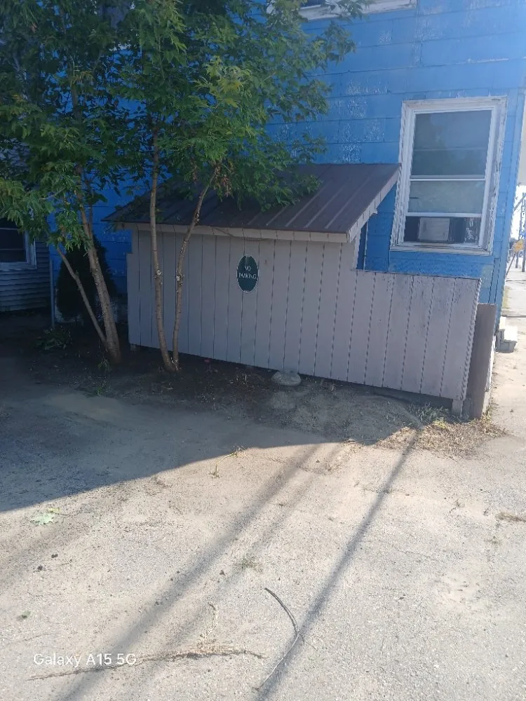 Slide of R And B Handy Service