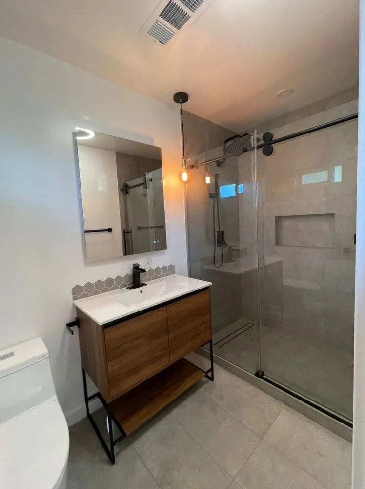 Slide of R and G Construction and  Engineering