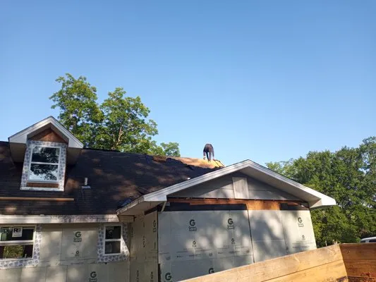 R and R Roofing Services Logo