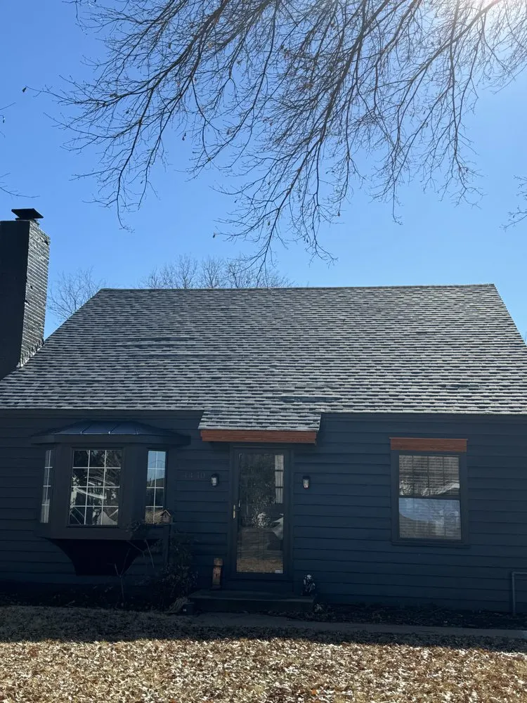 Slide of R Deleon Roofing