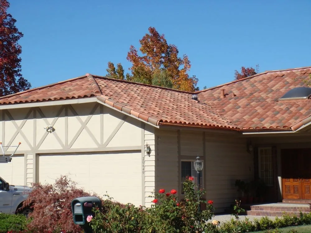 Slide of R E Roofing & Construction