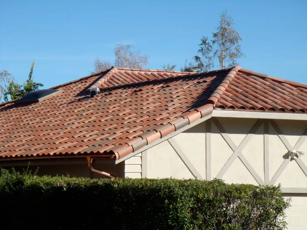 Slide of R E Roofing & Construction