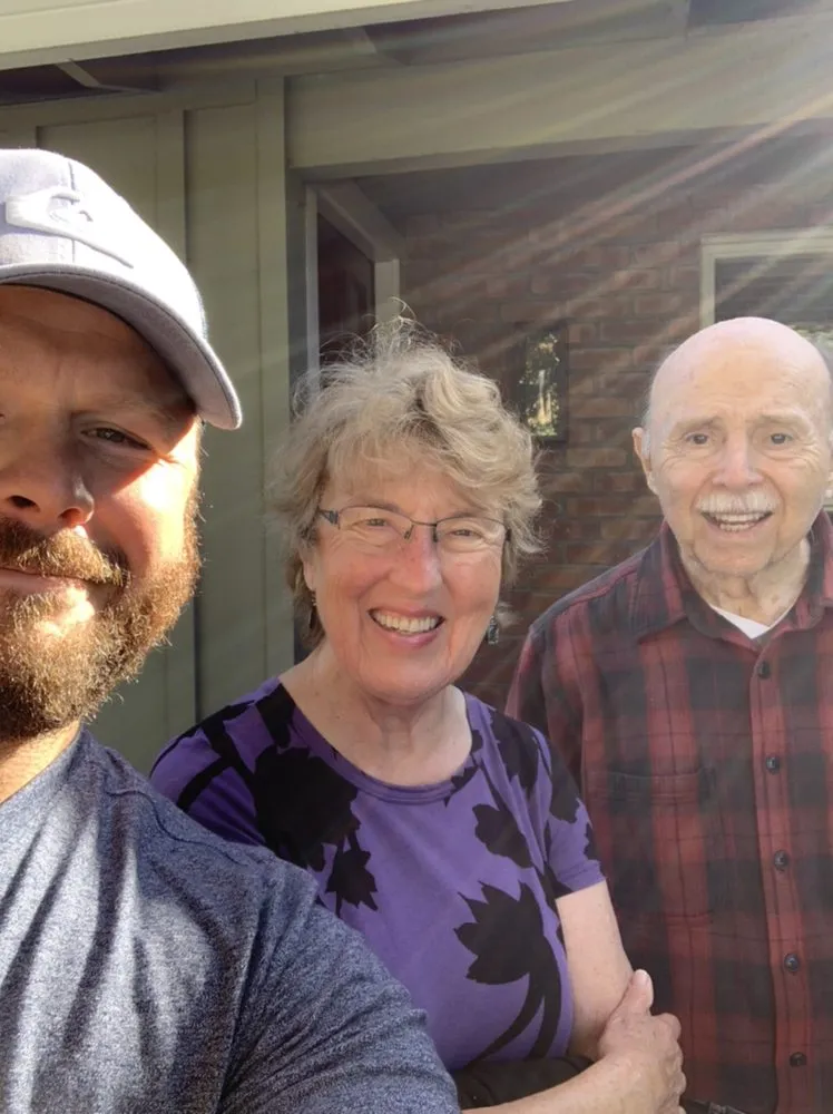 Slide of R E Roofing & Construction