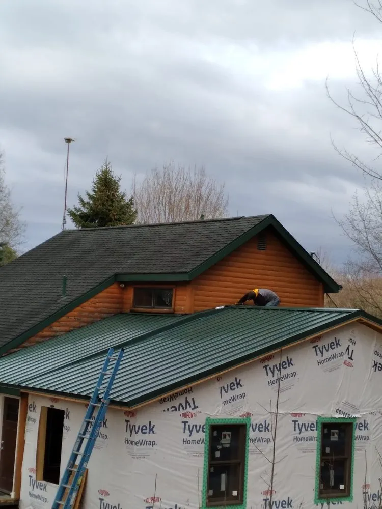 Reliable roof installation in Roscommon, MI by R-Factor of the North