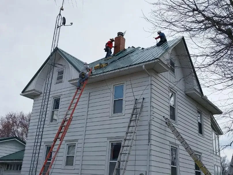 Slide of R Godinez Roofing & Construction