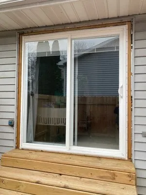 R Home Improvements Logo