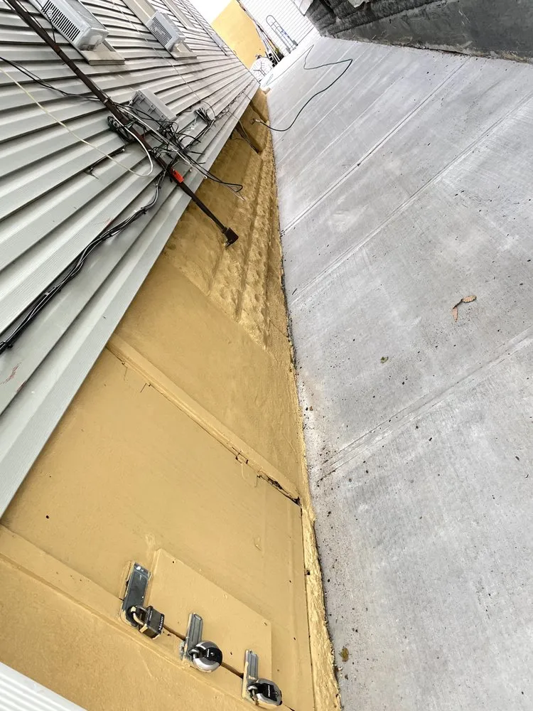 Slide of R Luis Construction