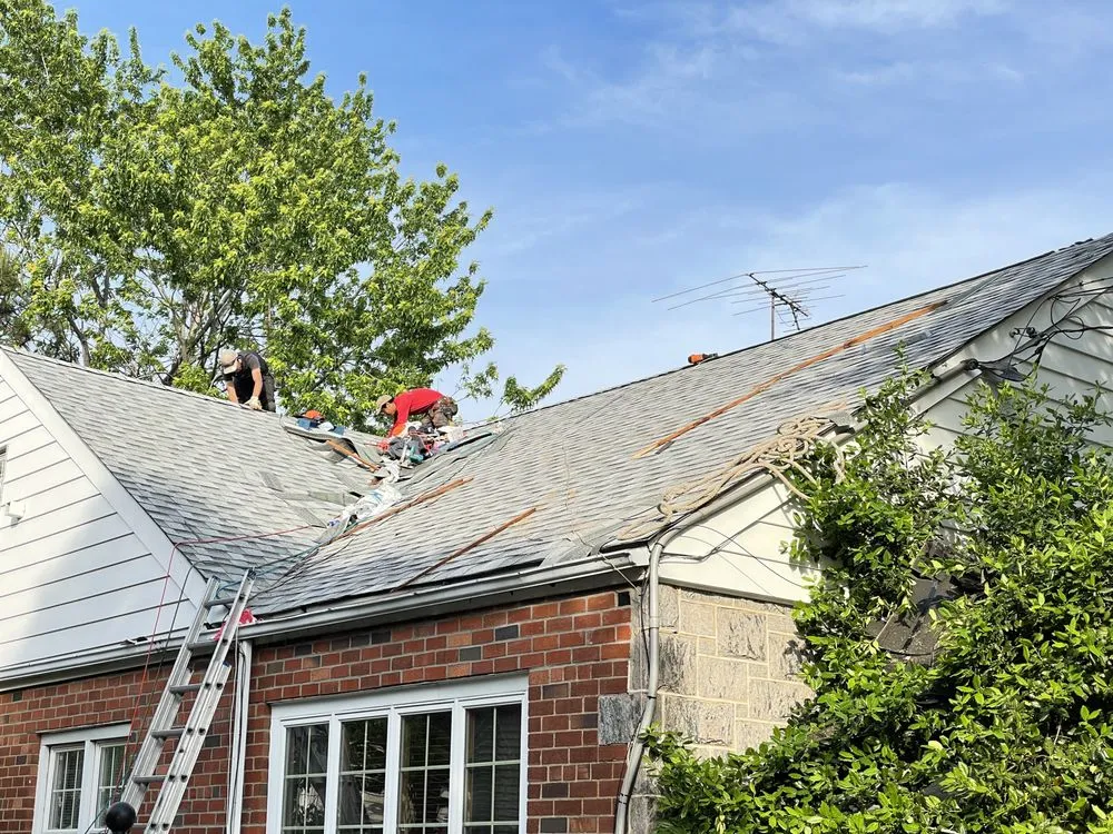 Slide of R Luis Construction