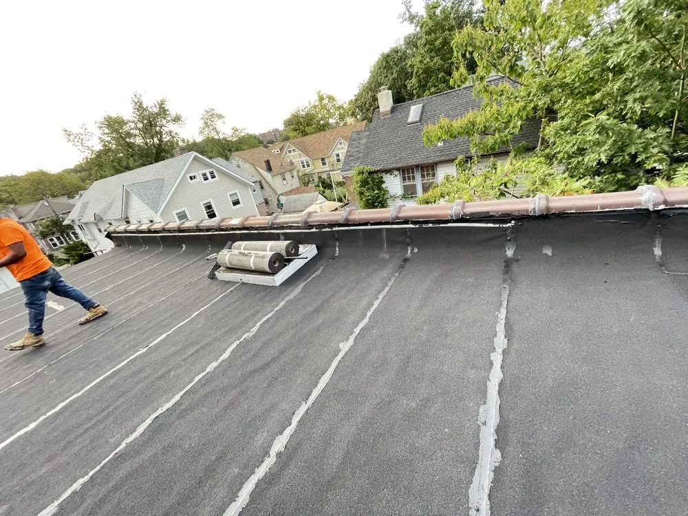 Slide of R Luis Construction