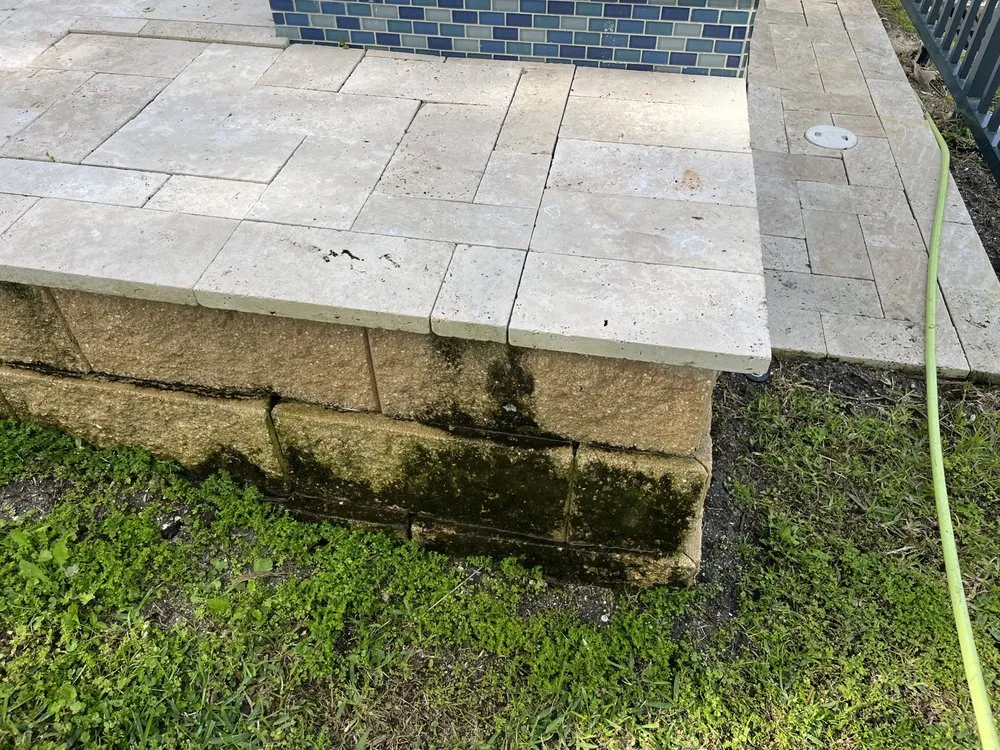 Emergency residential roofing service experts serving Port St. Lucie, FL - R N R Pressure Cleaning and Roof Washing
