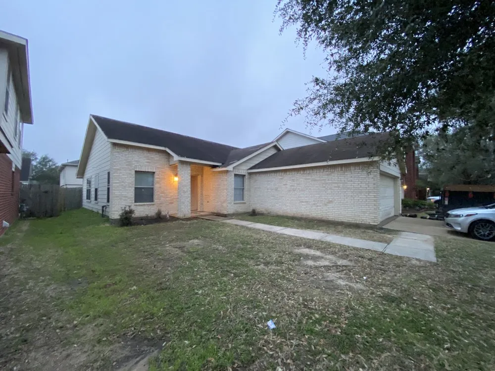 Slide of R Roofing & Exterior