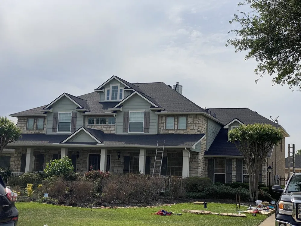 Slide of R Roofing & Exterior