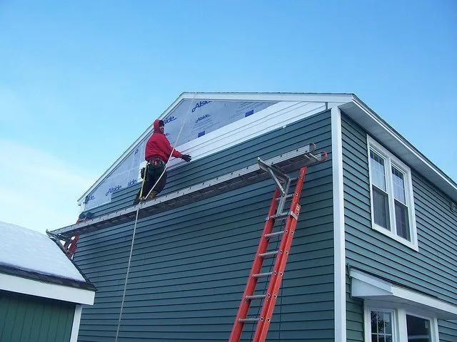 Slide of R3D Roofing