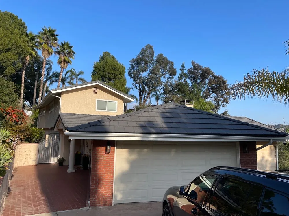 Slide of R&A Roofing