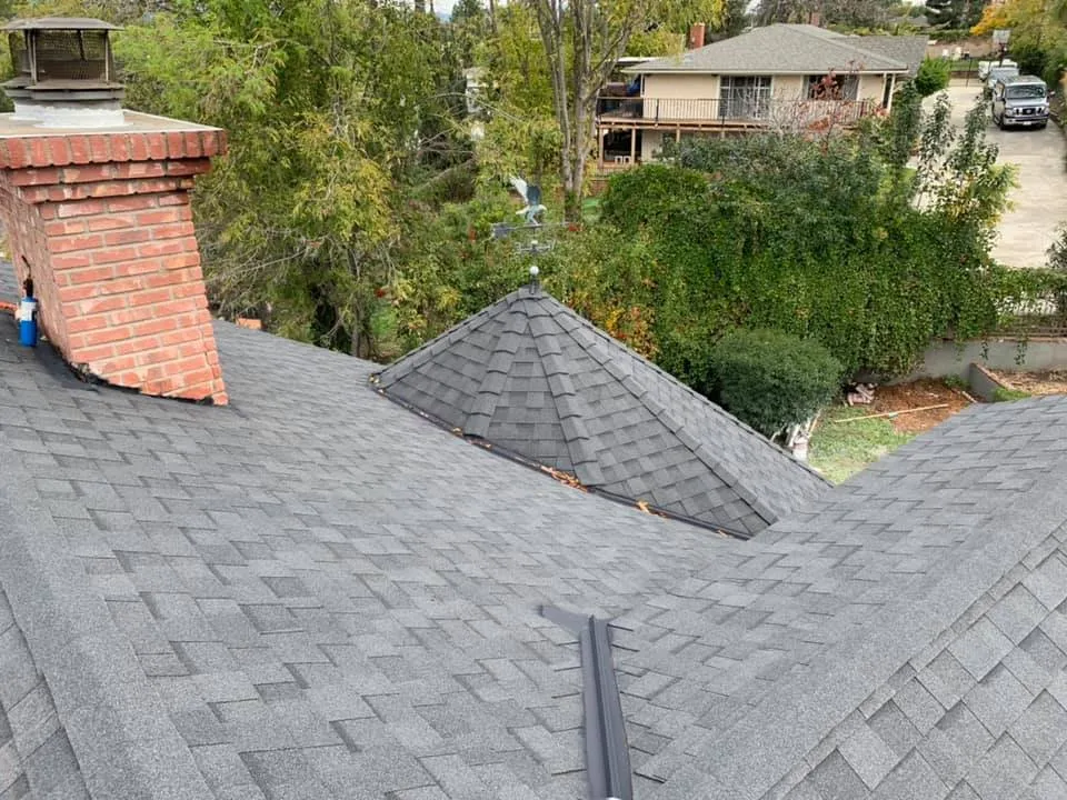 Slide of R&A Roofing