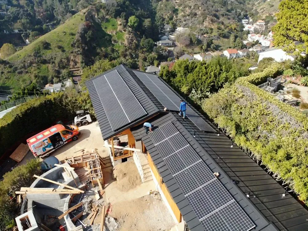 Slide of R&A Roofing