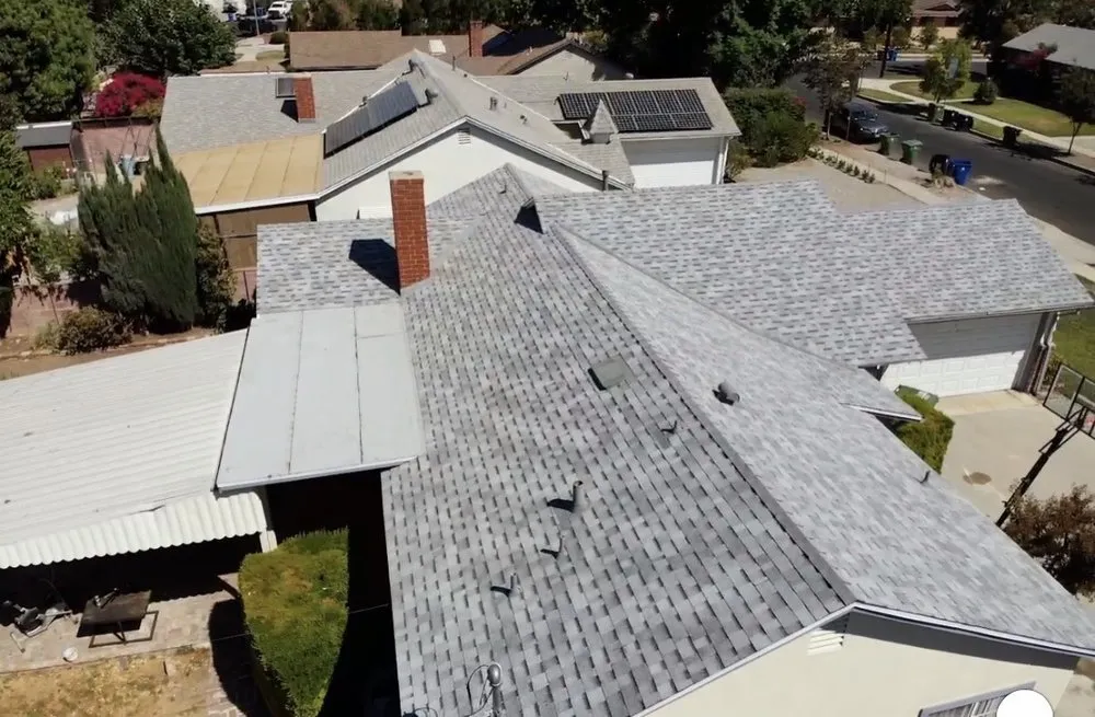 Slide of R&A Roofing