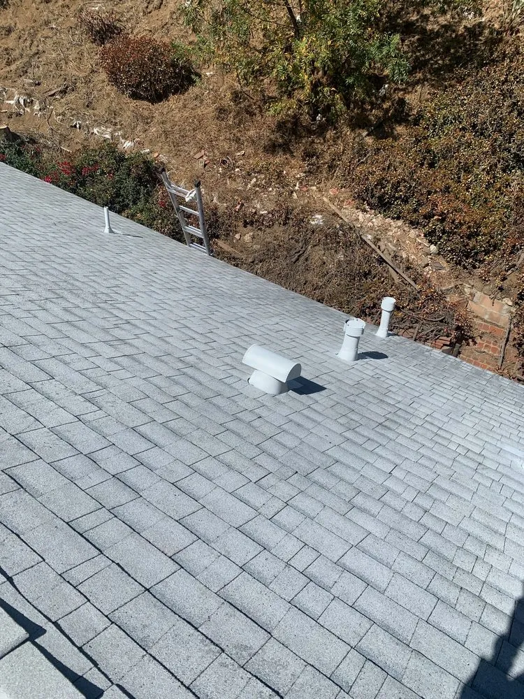 Slide of R&A Roofing