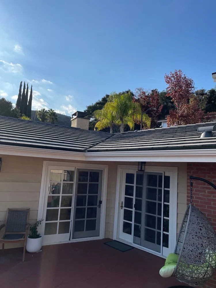 Slide of R&A Roofing