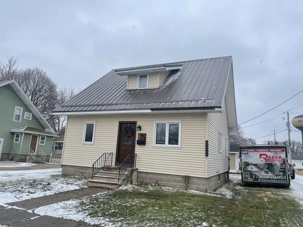 Expert roof repair experts serving Hawkeye, IA - Raber Roofing and Construction