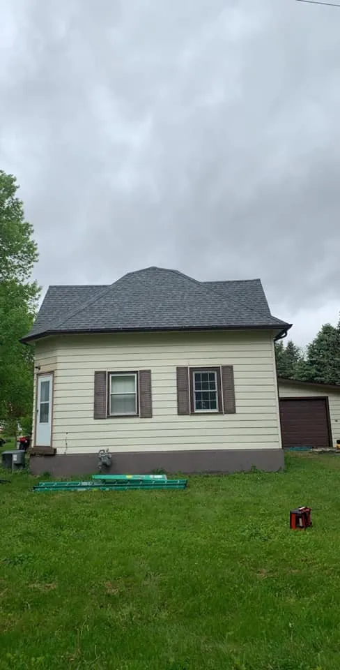 Local roof installation experts serving Hawkeye, IA - Raber Roofing and Construction