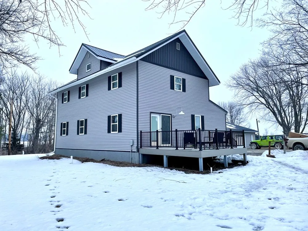 Emergency roof leak repair near you across Hawkeye, IA - Raber Roofing and Construction