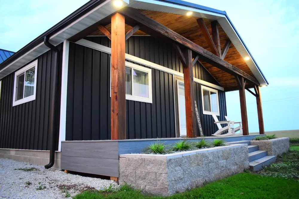 Emergency residential roofing service experts serving Waucoma, IA - Raber Roofing and Construction