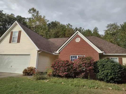 Rackley Roofing & Supply Logo